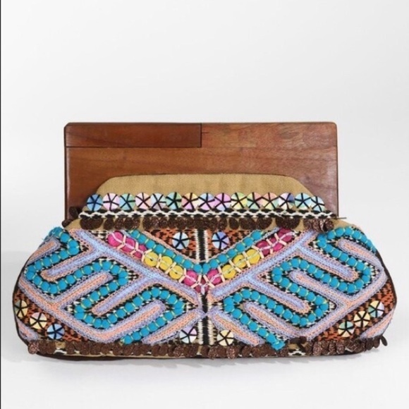 🎉hp 4-26-20 🎉Handcrafted Boho Wood Handle Bag - Picture 2 of 8